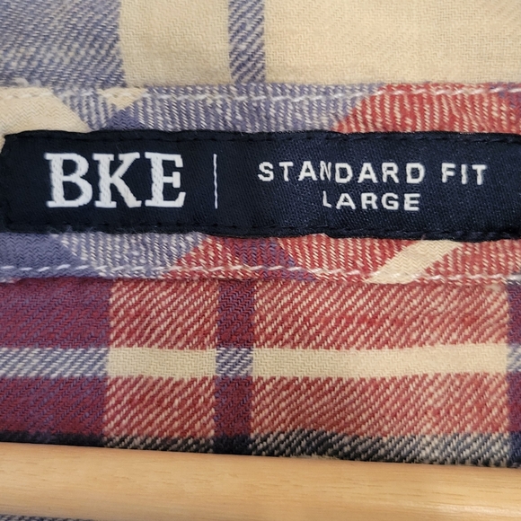 BKE Women's Plaid Flannel Shirt With Pearl Button Snap Closure Size Largr - Picture 7 of 8